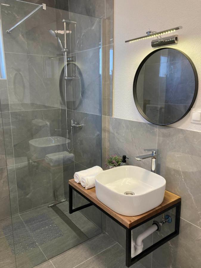 Apartmani Dorijan Vrsi Zewnętrze zdjęcie
